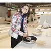 Tavola d'Arte realizzata in collaborazione con Ballarini, artista Ding Li al lavoro