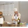 Artisti assurgono in cucina, performance di Carmine Caputo di Roccanova