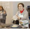 Artisti assurgono in cucina, performance di Eugenia Scaglioni